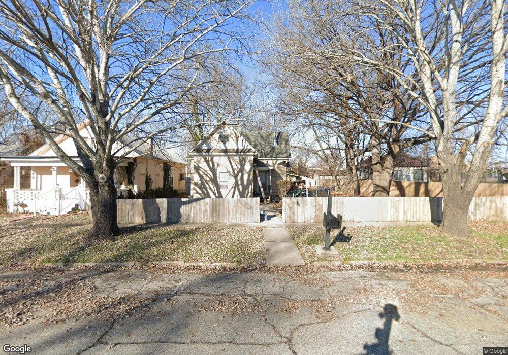 2011 Morgan Ave, Parsons, KS 67357 - photo 1