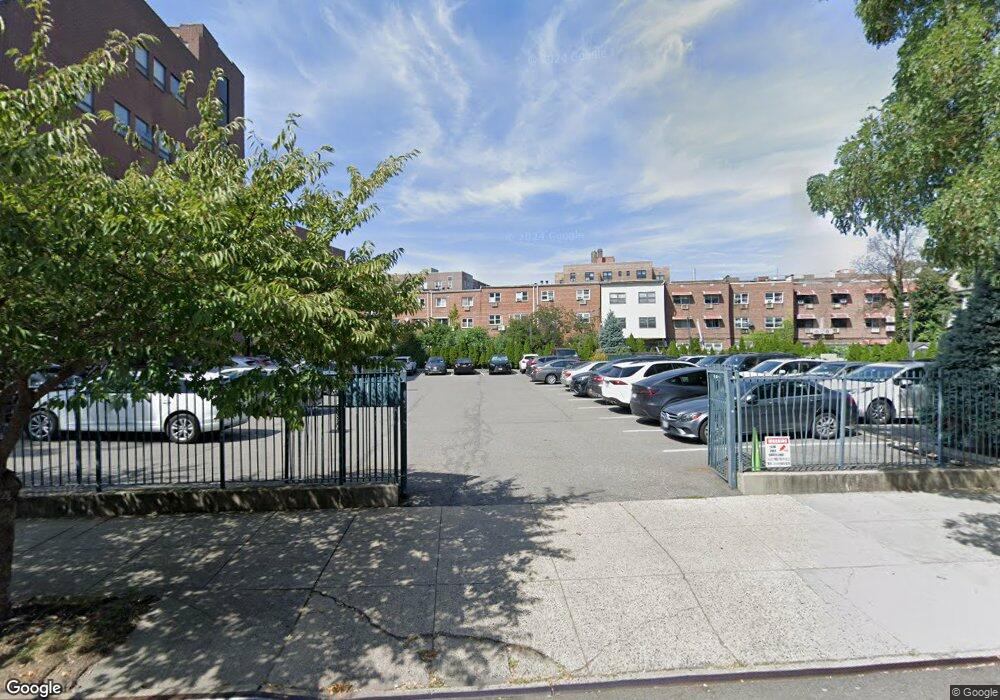 14333 Franklin Ave, Flushing, NY 11355 - photo 1