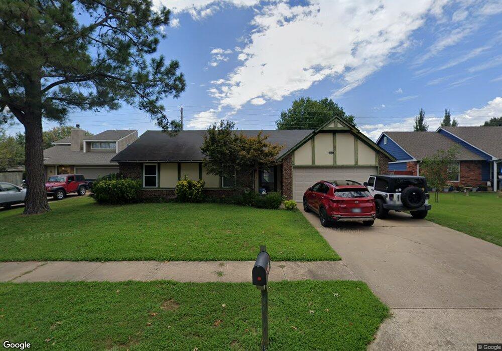 5308 S Maple Ave, Broken Arrow, OK 74011 - photo 1