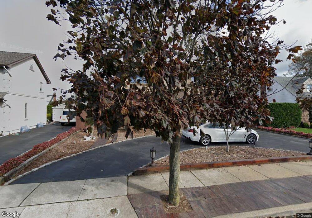 1046 Robin Rd, Franklin Square, NY 11010 - photo 1