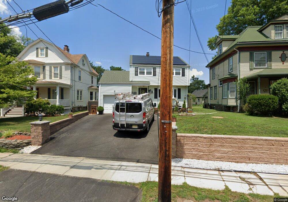 318 Walnut St, Dunellen, NJ 08812 - photo 1