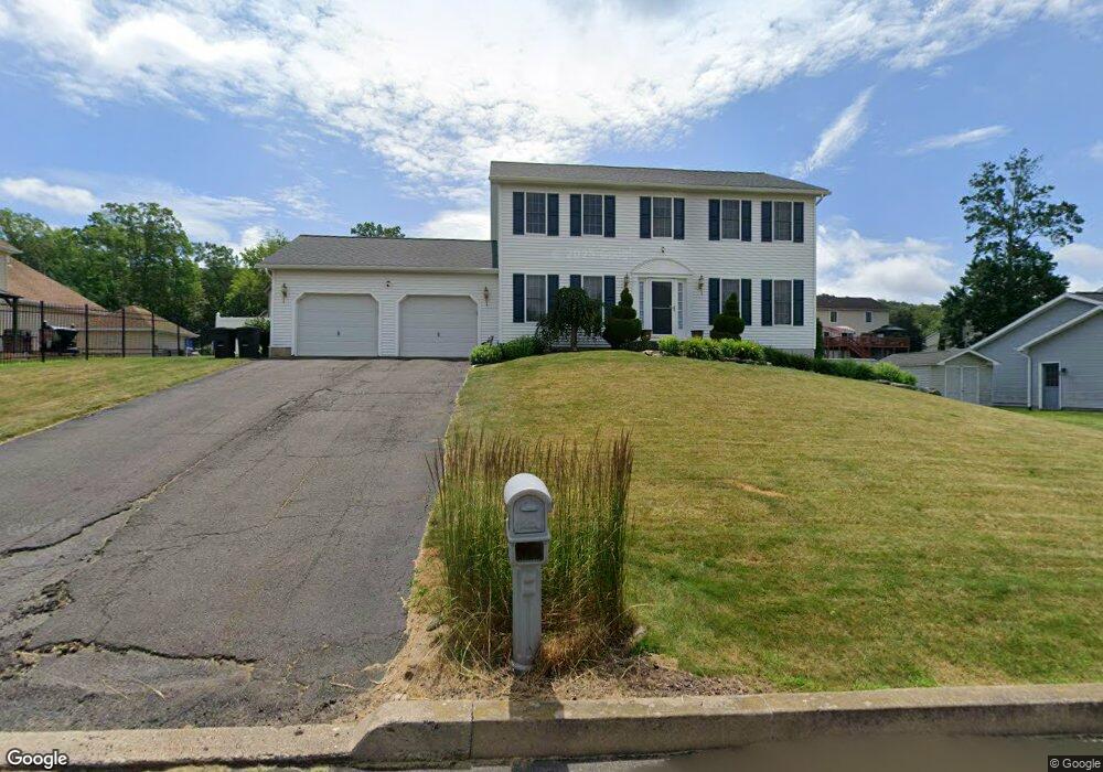 116 Kestrel Rd, Mountain Top, PA 18707 - photo 1