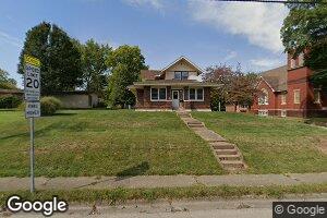 401 S Van Buren St, Newton, IL 62448