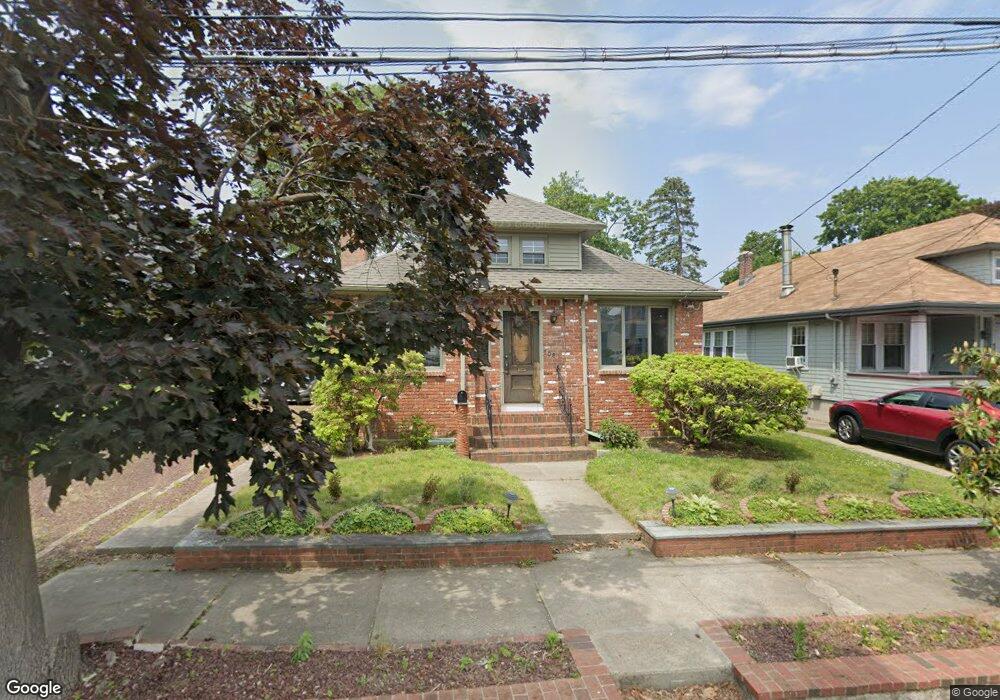 108 Friendly Rd, Cranston, RI 02910 - photo 1