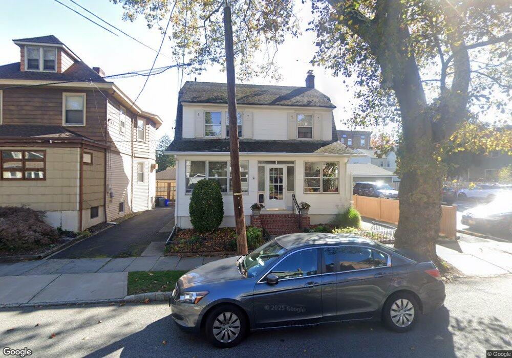 21 Edgewood Rd, Bloomfield, NJ 07003 - photo 1