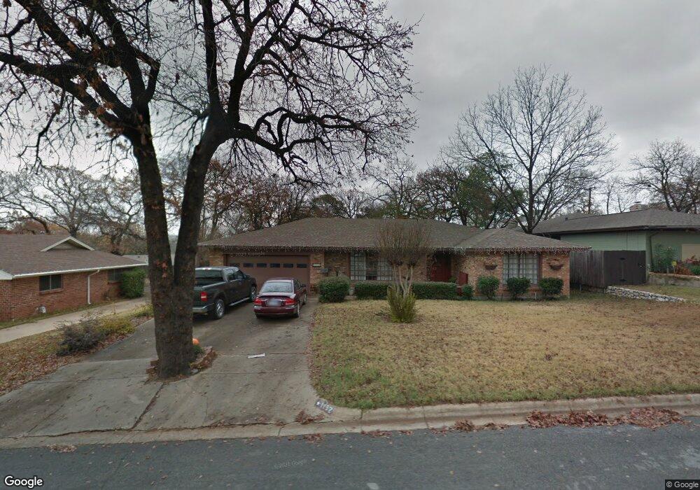 1132 Forest Oaks Ln, Hurst, TX 76053 - photo 1