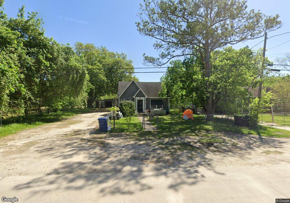 1221 Avenue H, Bay City, TX 77414 - photo 1