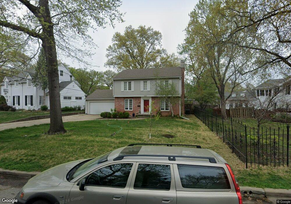 3310 SW Westover Rd, Topeka, KS 66604 - photo 1