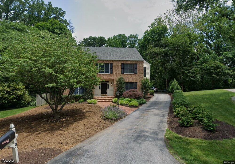 9 Murray Hill Cir, Baltimore, MD 21212 - photo 1