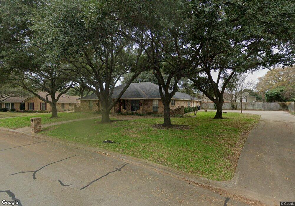 910 Highland Dr, Cleburne, TX 76033 - photo 1