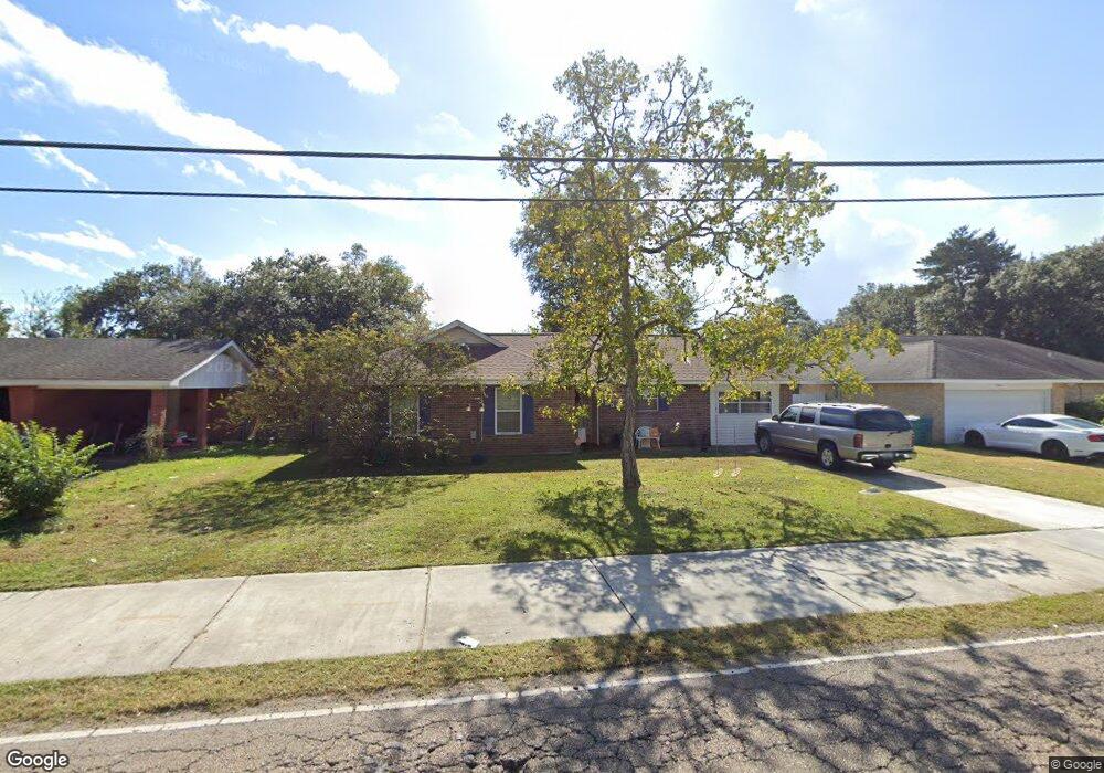 1557 W Hall Ave, Slidell, LA 70460 - photo 1