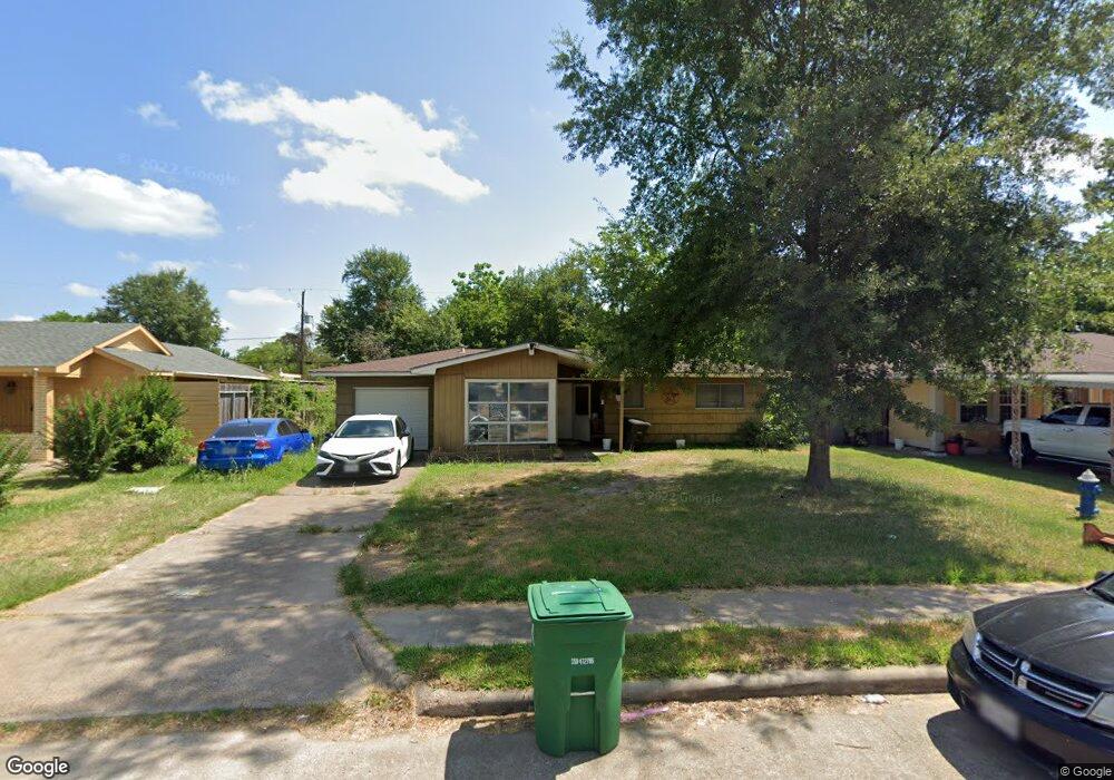 10203 Glenmawr Dr, Houston, TX 77075 - photo 1