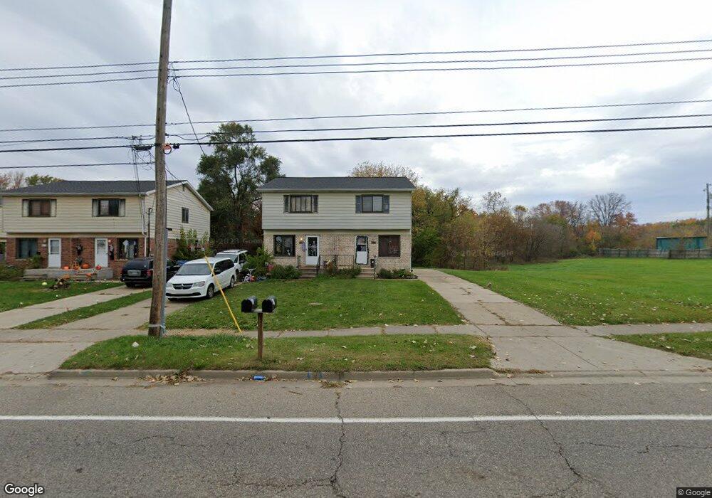 902 W Miller Rd, Lansing, MI 48911 - photo 1