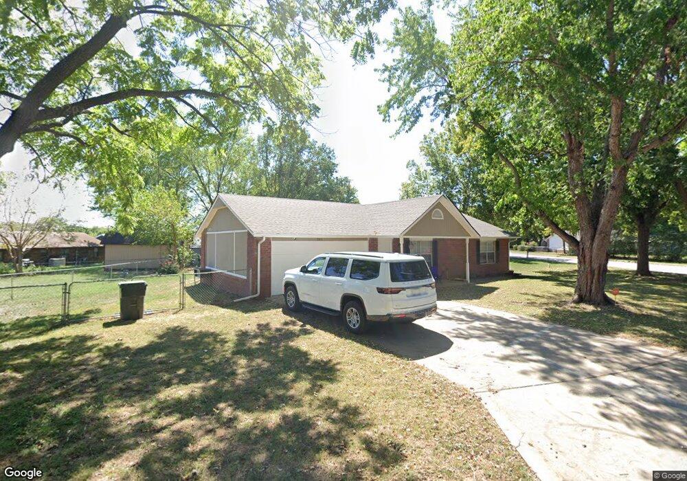 201 E 10th St S, Claremore, OK 74017 - photo 1