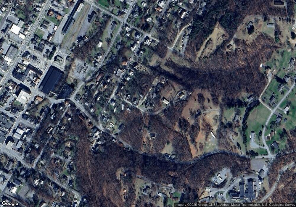 24 Stephanie St, Berkeley Springs, WV 25411 - photo 1