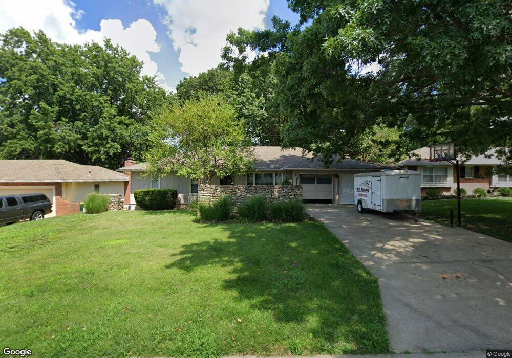 6915 Bluejacket St, Shawnee, KS 66203 - photo 1