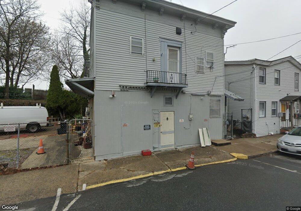 814 Nicolls St, Reading, PA 19604 - photo 1