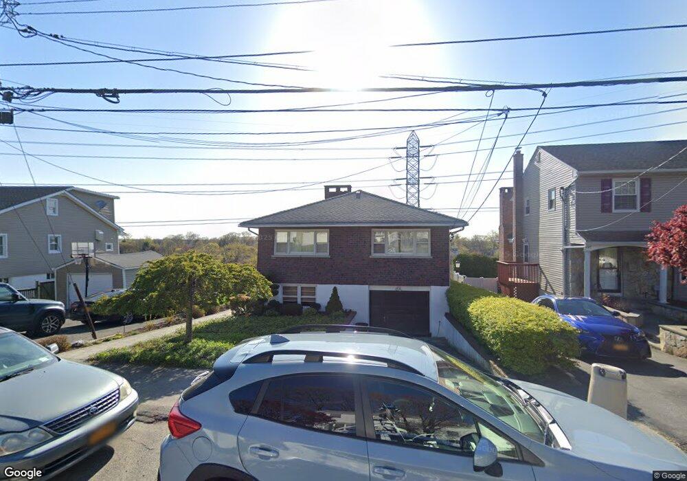 93 Roundhill Dr, Yonkers, NY 10710 - photo 1