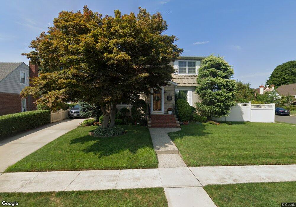 940 Center Dr, Franklin Square, NY 11010 - photo 1