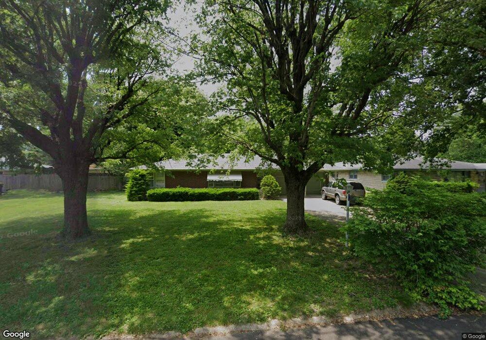 611 Phillips Dr, Anderson, IN 46012 - photo 1