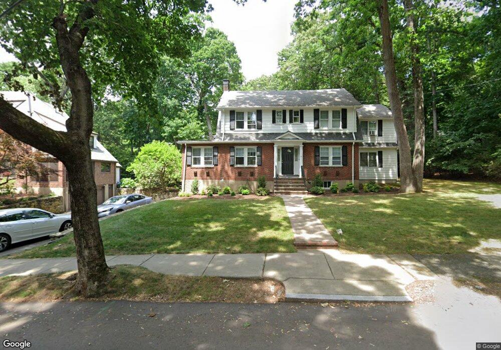 100 Devonshire Rd, Waban, MA 02468 - photo 1