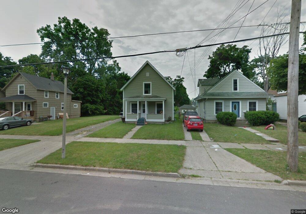 1227 W Lenawee St, Lansing, MI 48915 - photo 1