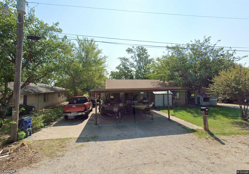 916 N 8th St, Sanger, TX 76266 - photo 1