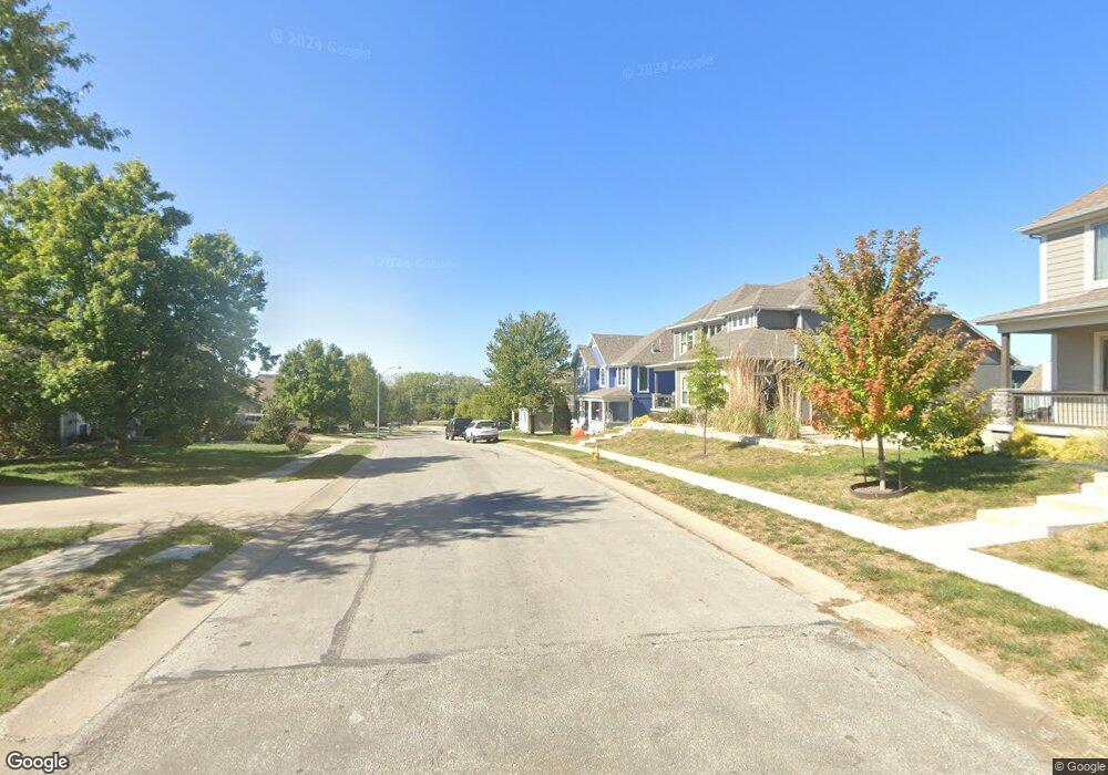 822 Mulberry Dr, Raymore, MO 64083 - photo 1