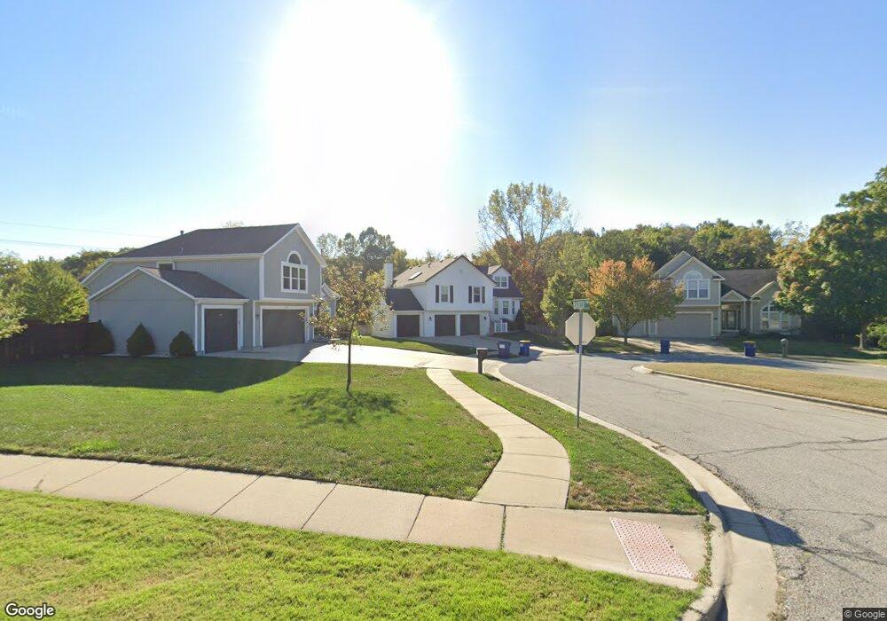 13507 Blackfish Pkwy, Shawnee, KS 66216 - photo 1