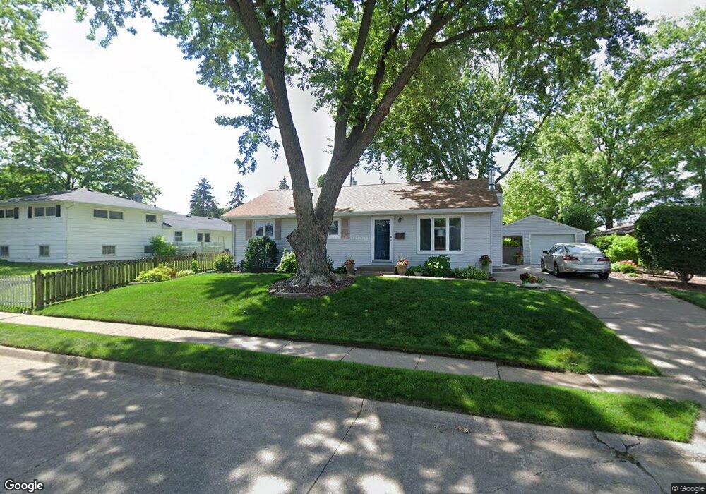 3011 W Laurel St, Davenport, IA 52804 - photo 1