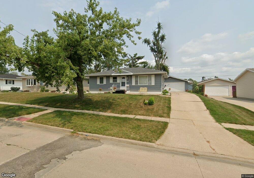 59 29th St NW, Cedar Rapids, IA 52405 - photo 1