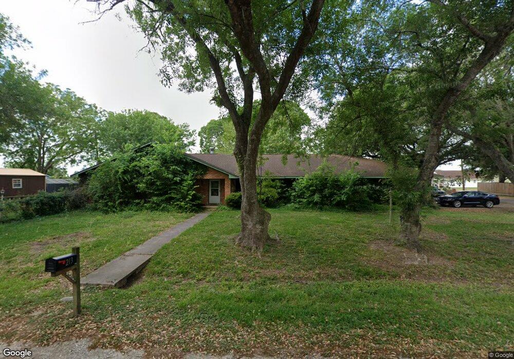 213 Lindsey Ave, Bay City, TX 77414 - photo 1