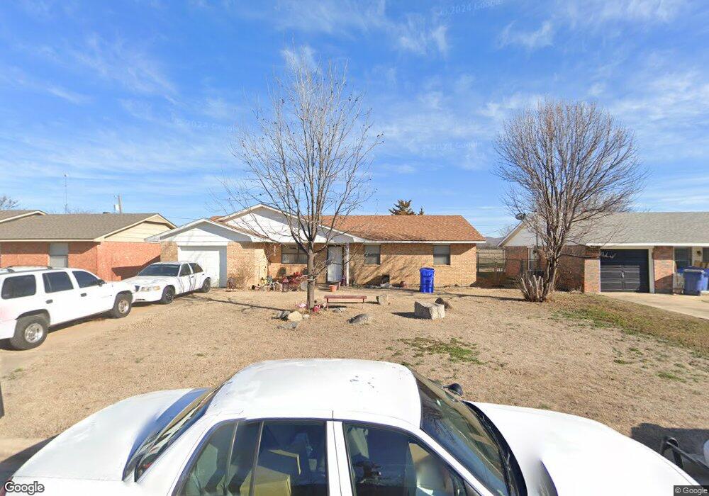 113 E B Ave, Cache, OK 73527 - photo 1