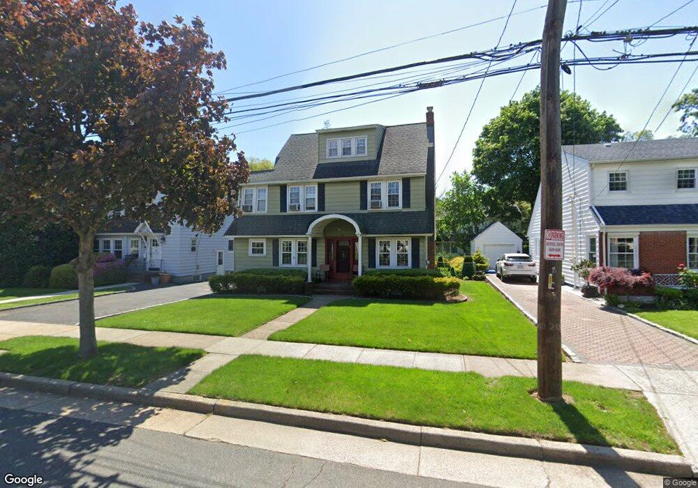 79 Saint Pauls Rd N, Hempstead, NY 11550 - photo 1