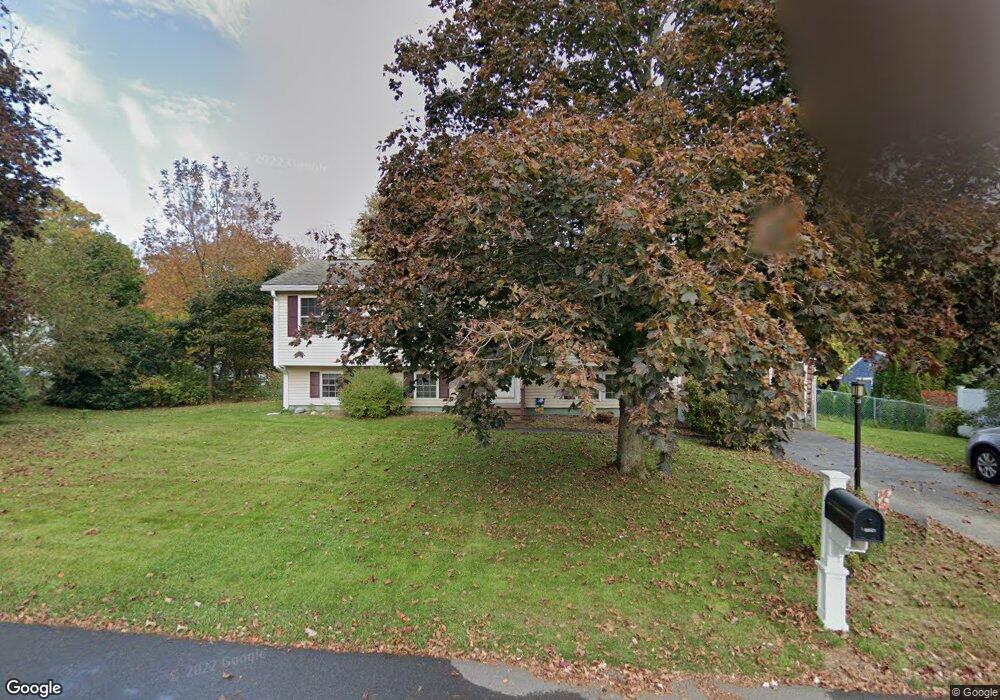 7 Crockett Dr, Goffstown, NH 03045 - photo 1