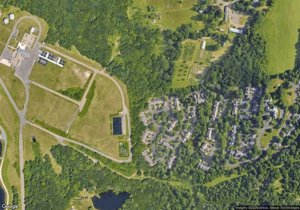 11 Chambord Park, Bloomfield, CT 06002 - photo 1