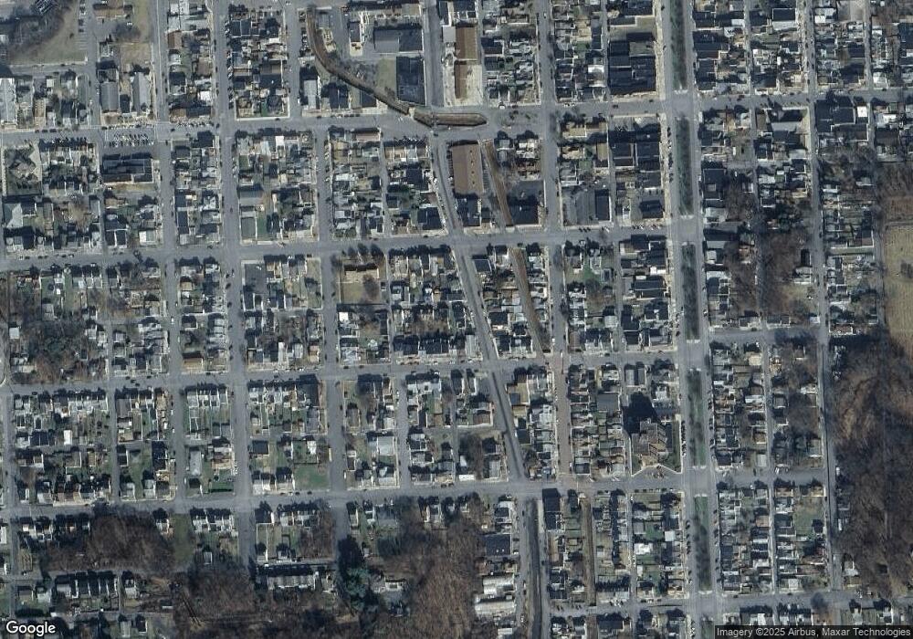 402 W Gowen St, Shamokin, PA 17872 - photo 1