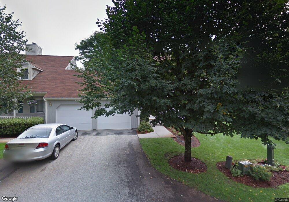 6 Carriage Ln unit U12, Nashua, NH 03063 - photo 1