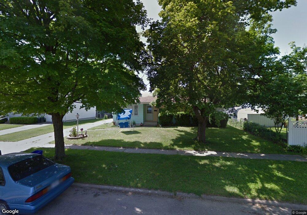 1585 Highview Dr, Marion, IA 52302 - photo 1