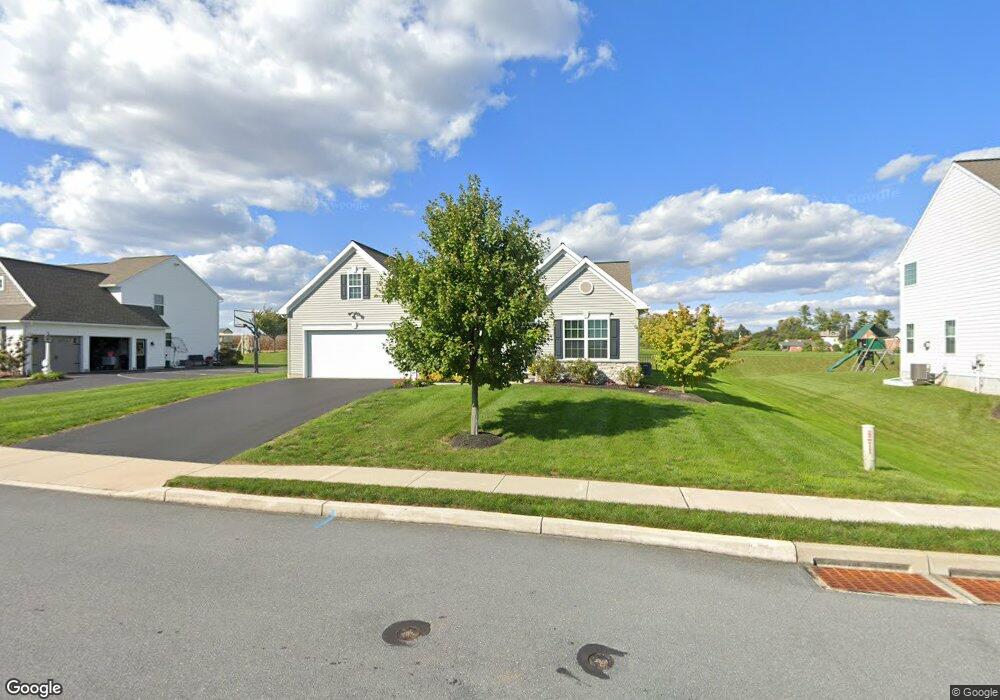 824 Jasmine Ave, Mount Joy, PA 17552 - photo 1