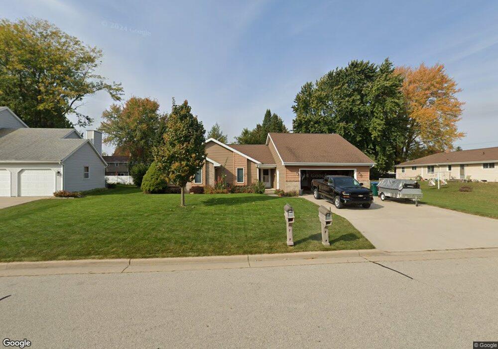 3315 N Suncrest Ln, Appleton, WI 54914 - photo 1
