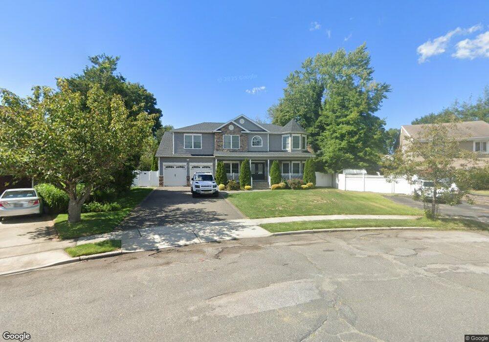 14 Holly Dr, Syosset, NY 11791 - photo 1