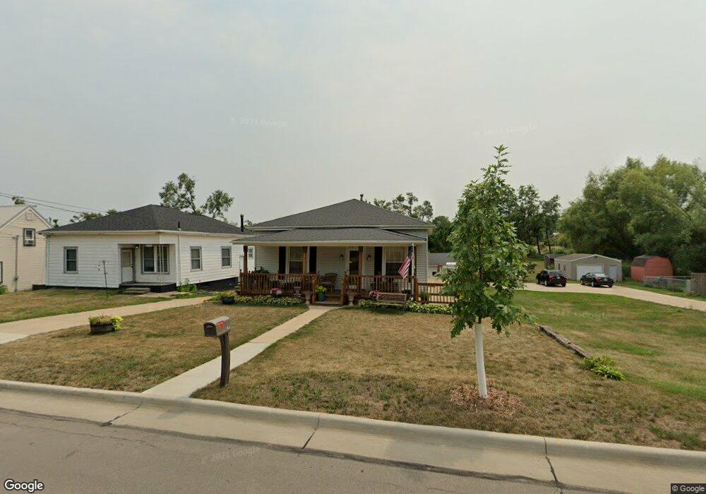 261 27th Ave SW, Cedar Rapids, IA 52404 - photo 1