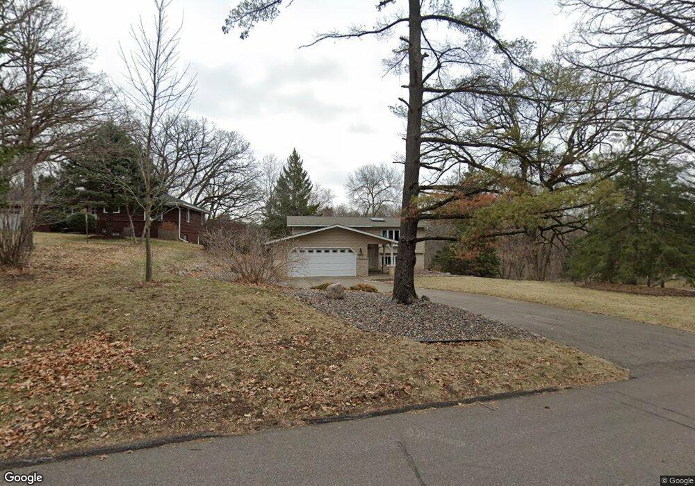 5849 Bell Cir, Minnetonka, MN 55345 - photo 1