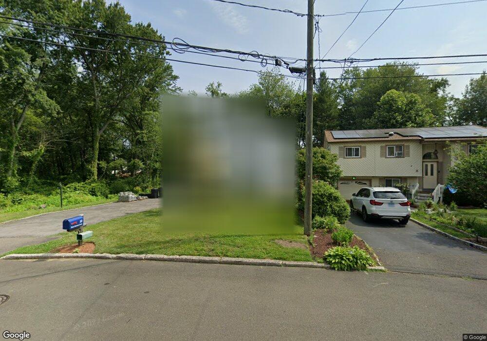 10 Three Seasons Ct, Norwalk, CT 06851 - photo 1