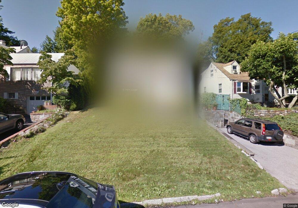 17 Hearthstone Rd, Yonkers, NY 10710 - photo 1