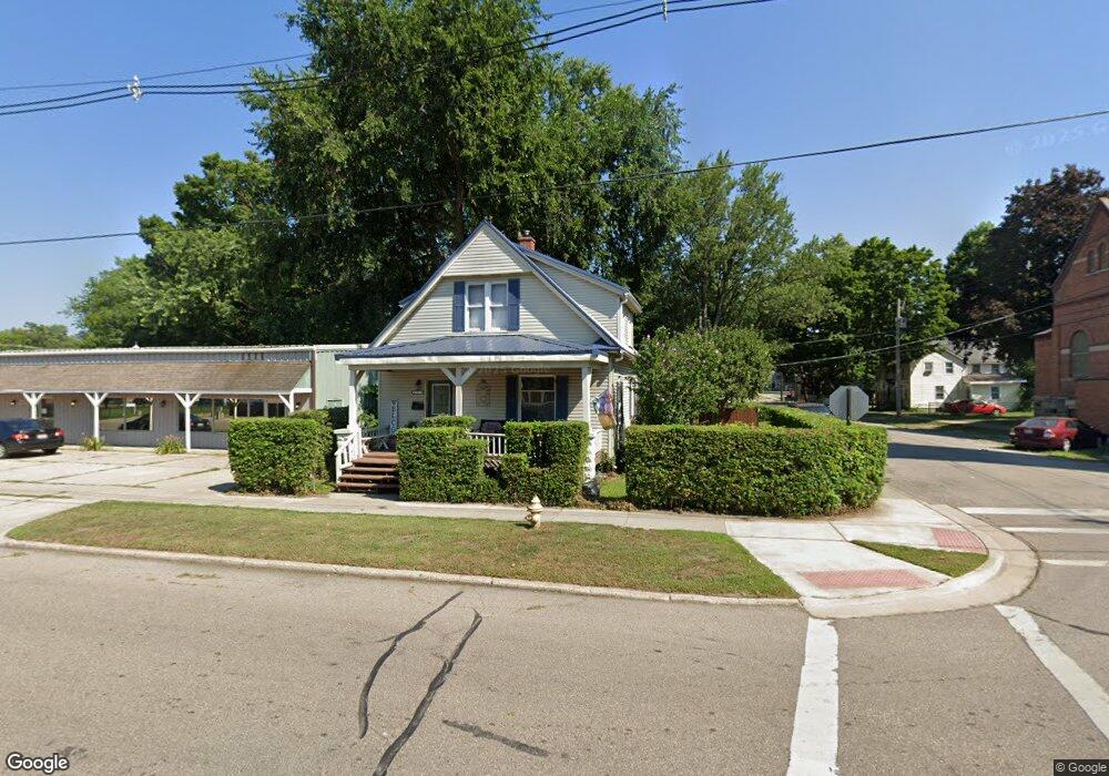 529 Sycamore St, Niles, MI 49120 - photo 1