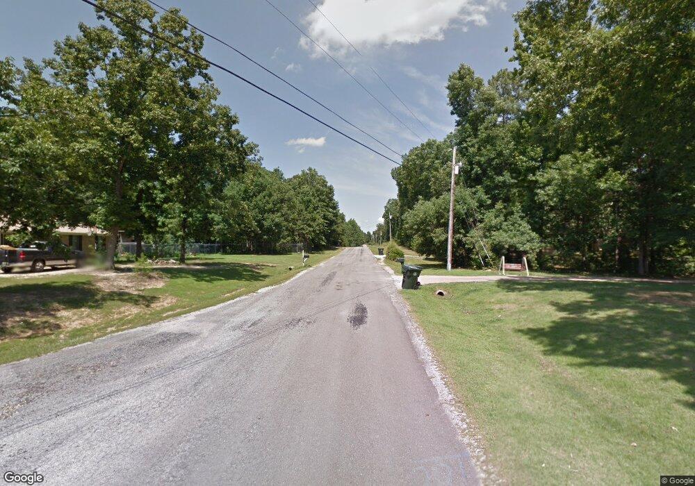 421 Wayne Dr, Florence, AL 35631 - photo 1