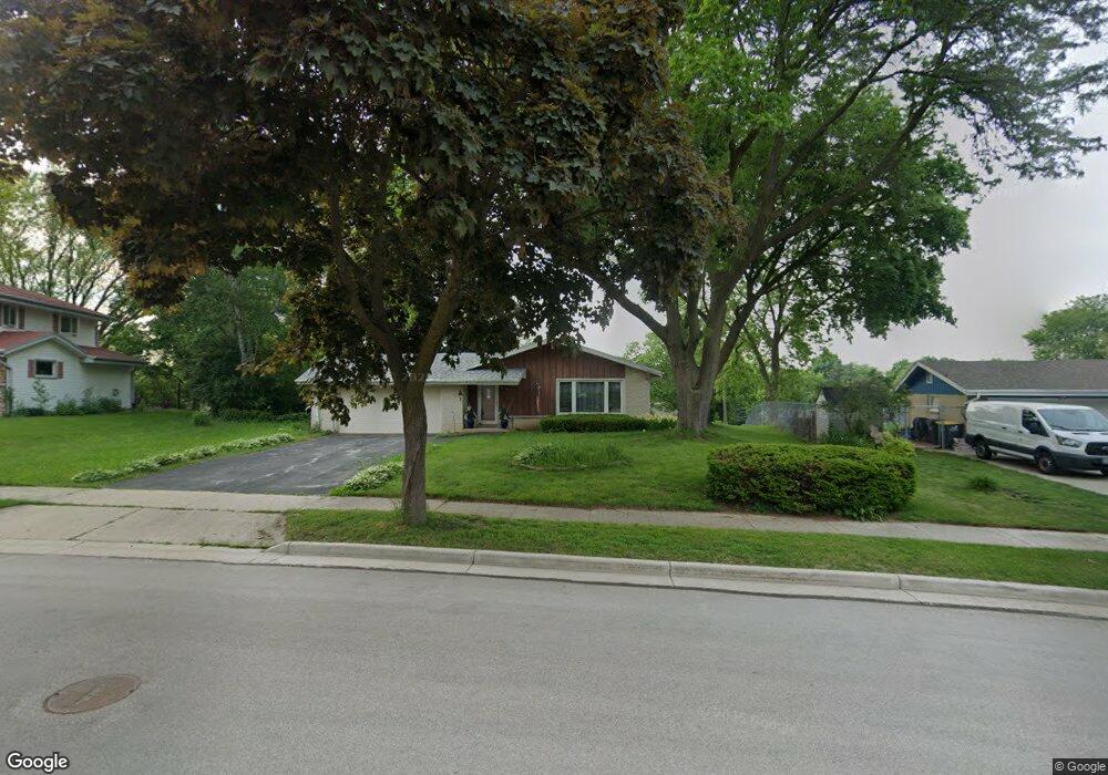 1976 Sunnyside Dr, Waukesha, WI 53186 - photo 1