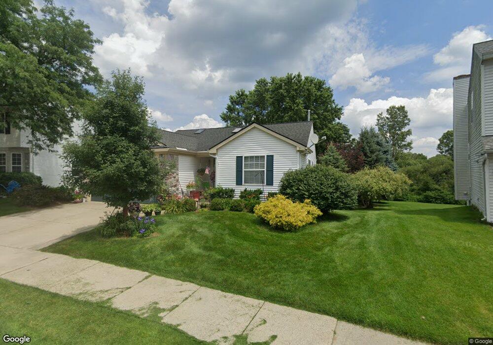 1049 Princeton Dr, Waterford, MI 48327 - photo 1